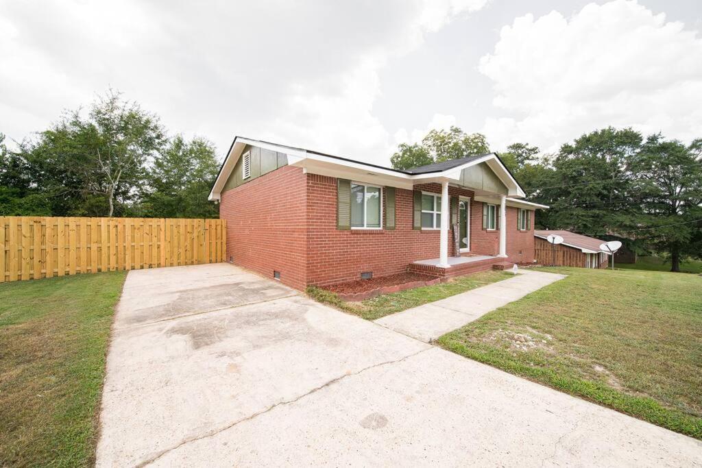 Cozy Brick Ranch Home Owned And Operated By An Army Soldier!! Columbus Buitenkant foto