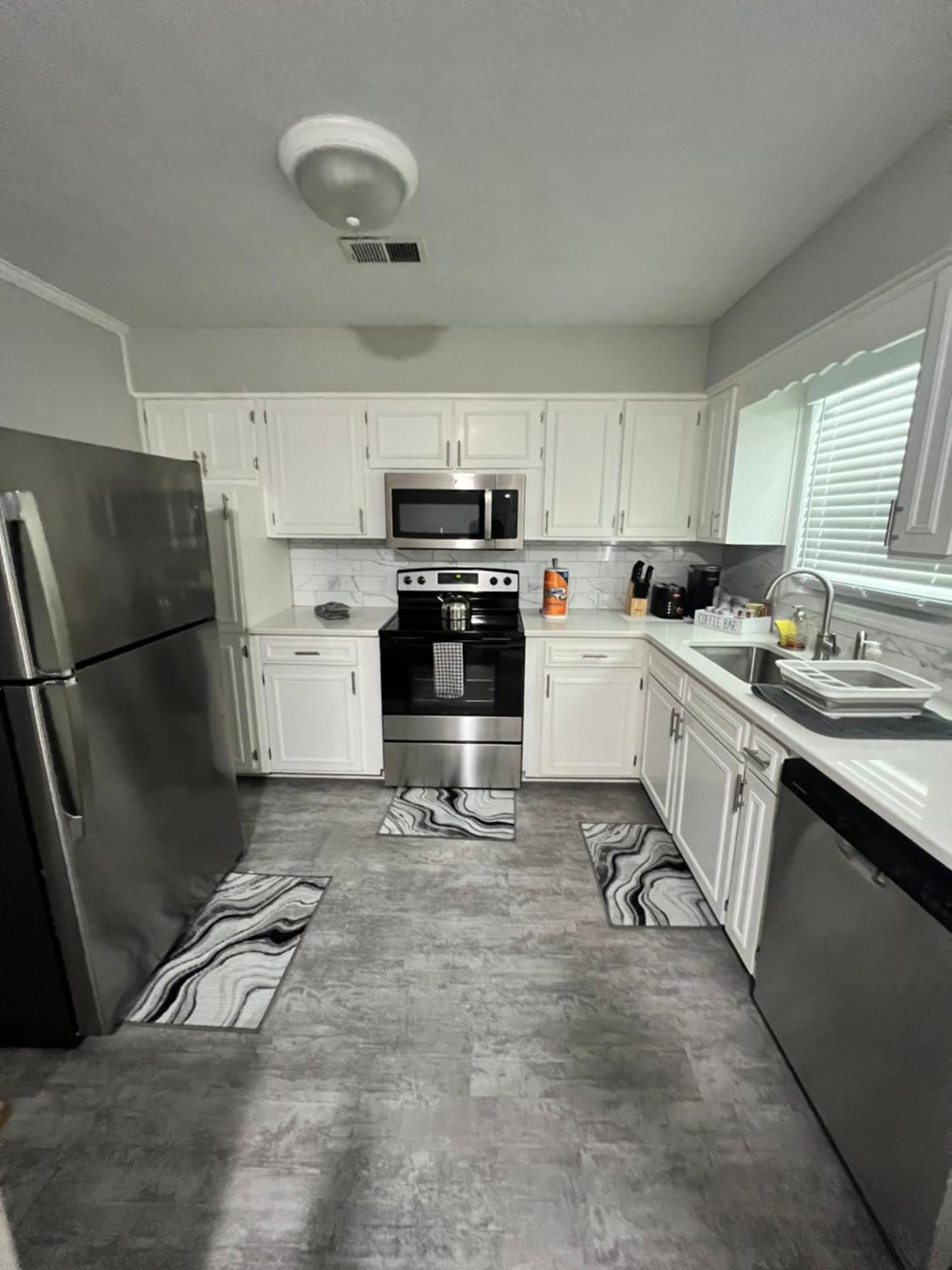 Cozy Brick Ranch Home Owned And Operated By An Army Soldier!! Columbus Buitenkant foto